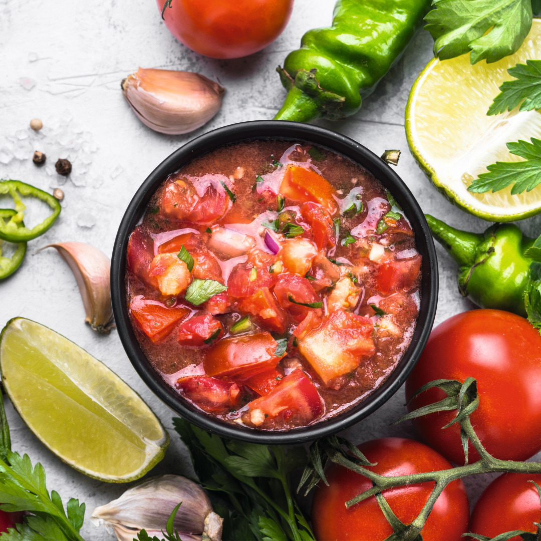 Smokey Tomaten-Salsa mit Limette, Chili und Knoblauch