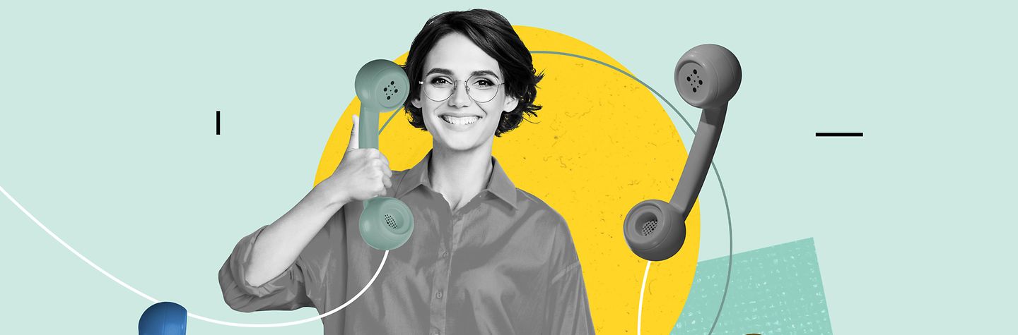 Junge Frau mit Telefonhörer